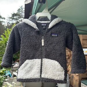 Patagonia Charcoal and Cream Fleece Jacket